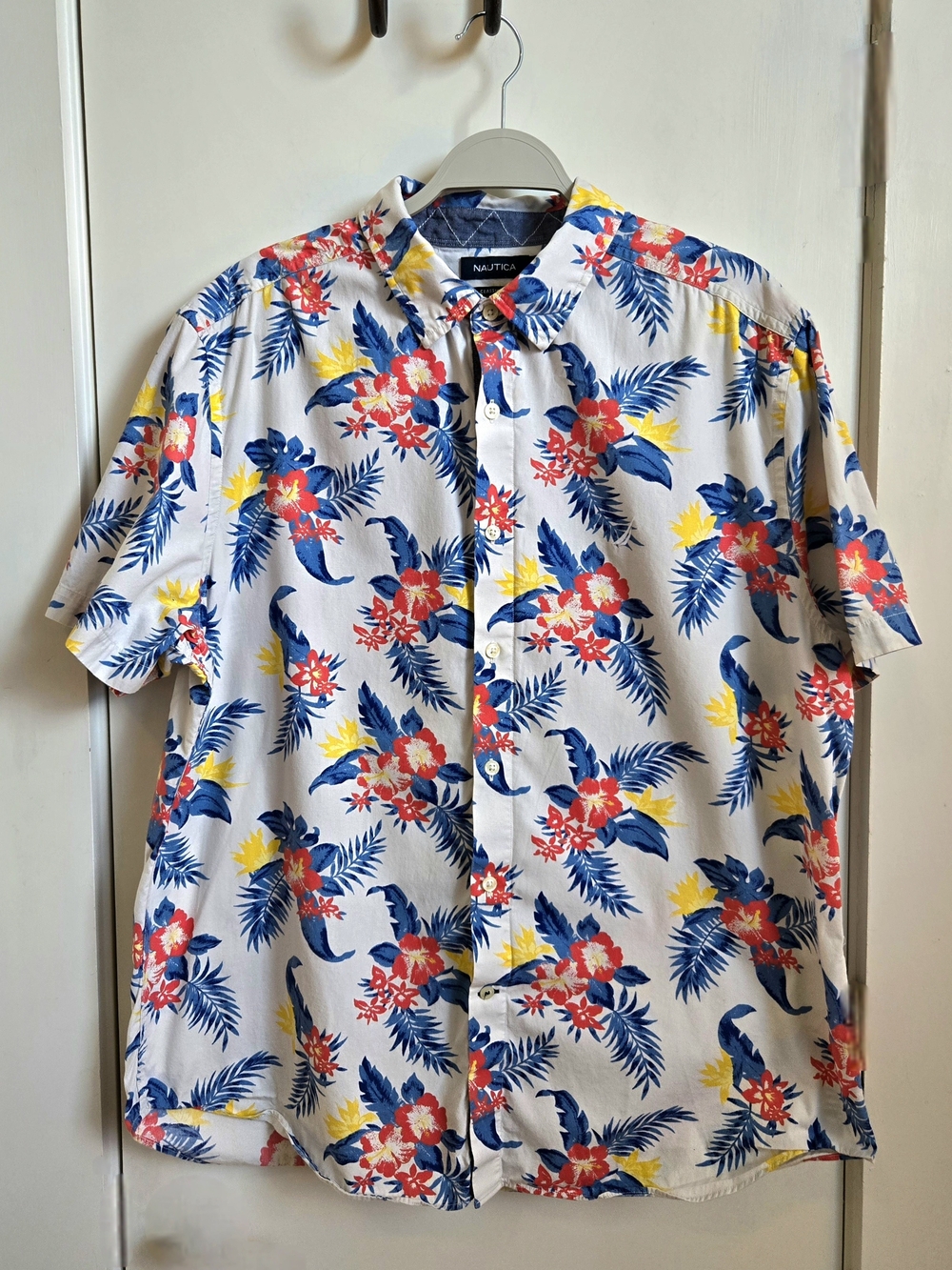 Nautica Retro Surf Hibiscus Tropical Palm Print Short Sleeve Button Up Red Blue
